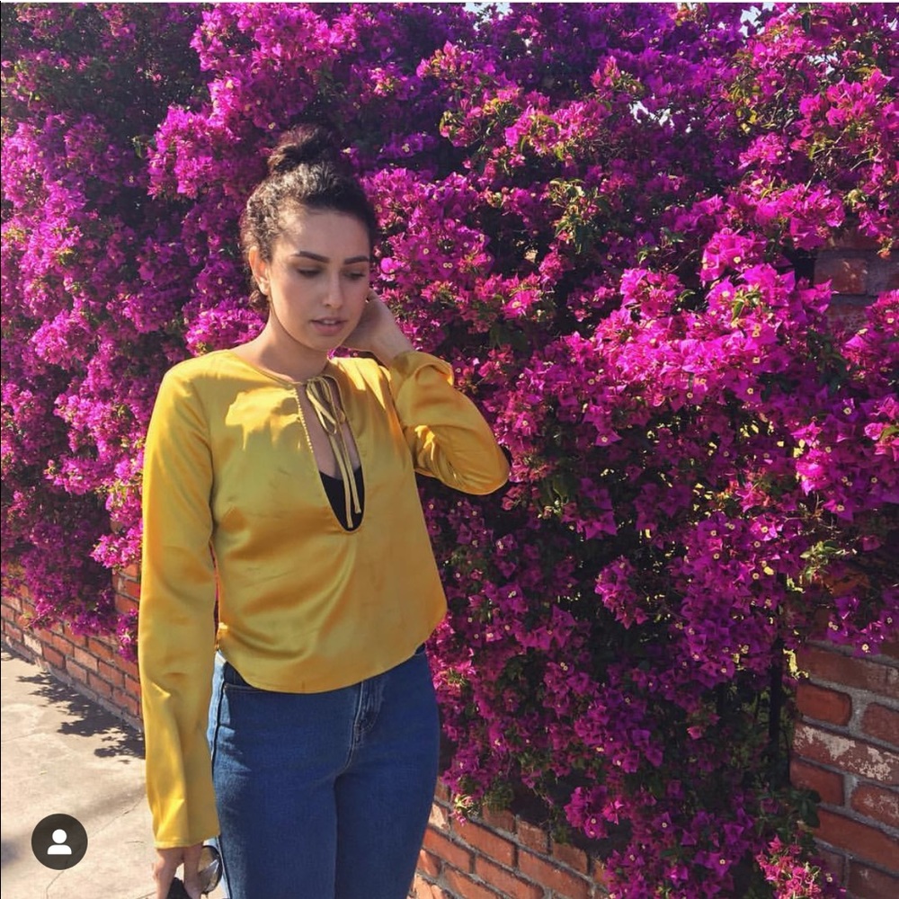 🍀SUGARCLOTH yellow silk top!🍀